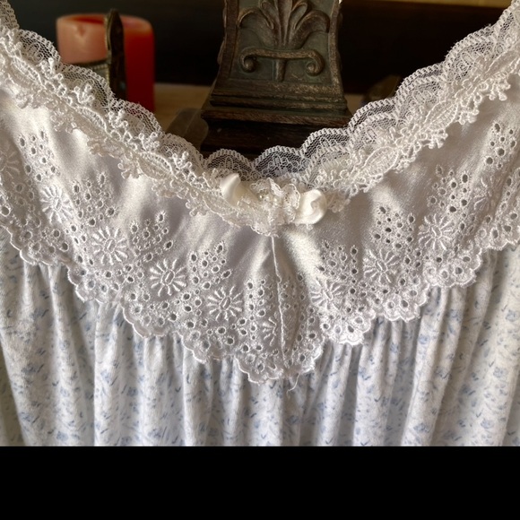 CHRISTIAN DIOR Oh-So-Soft Blue & White Cottagecore Nightgown EUC Size S ? - Picture 4 of 8